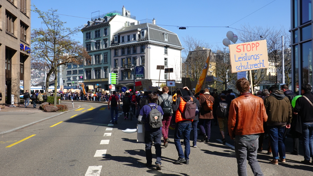 Bild von der #SaveTheInternet Demo vom März 2019 in Zürich, zVg von der Digitalen Gesellschaft